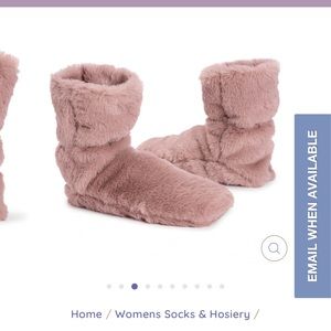 NWT- MUK LUKS slippers/socks